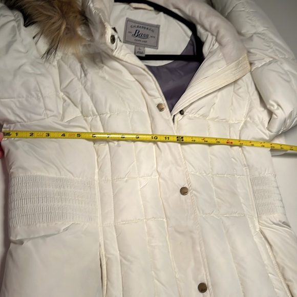 Bass G.H. Bass & Co. White Puffer Jacket with Fur Hood - Picture 5 of 5